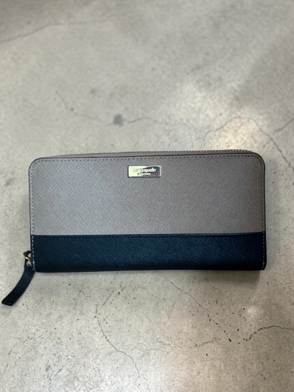 kate spade Two-Tone Zip Wallet in Taupe and Black